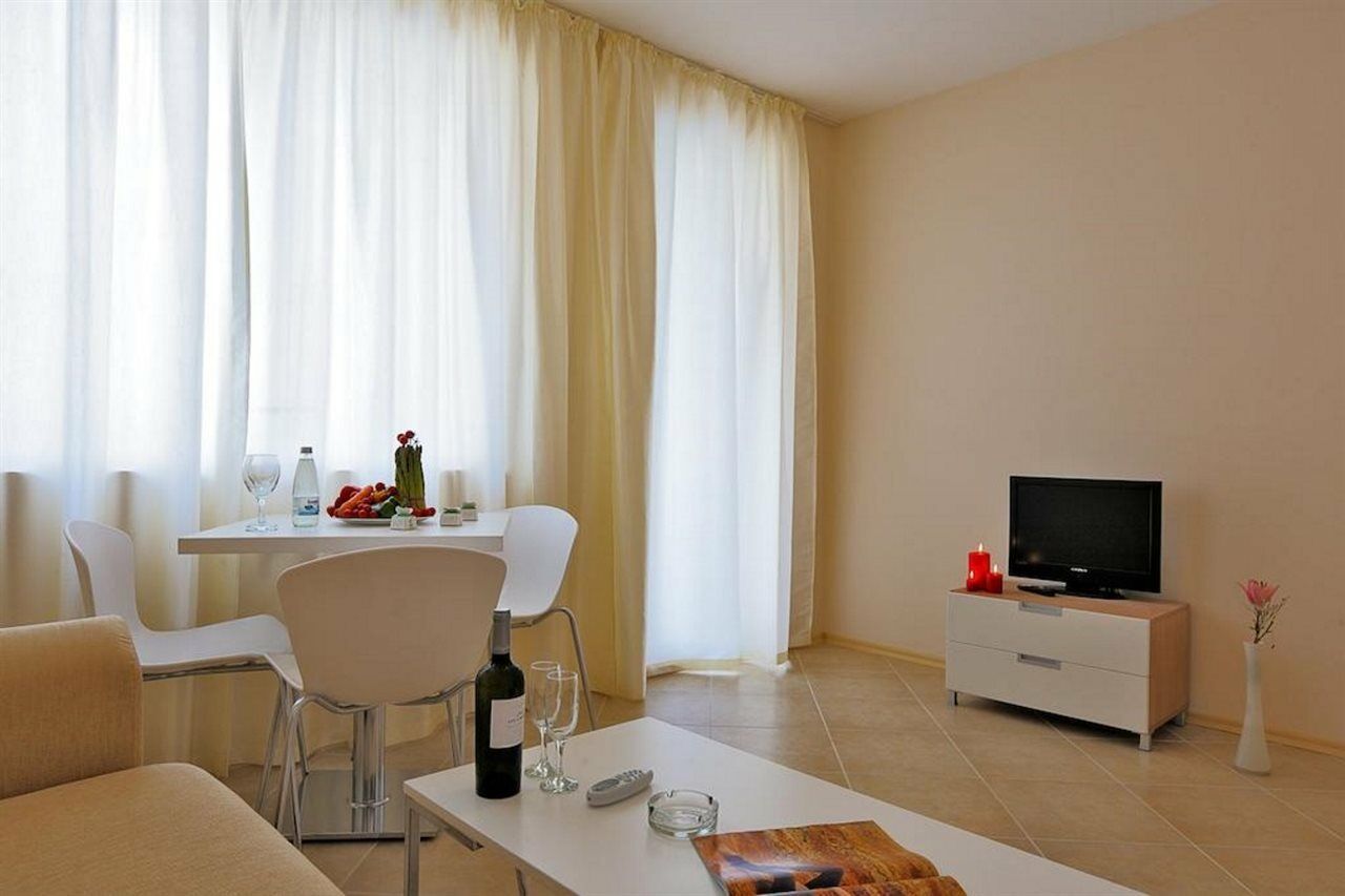 Emberli Aparthotel Lozenets Esterno foto